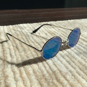 Blue Mirrored Sunglasses